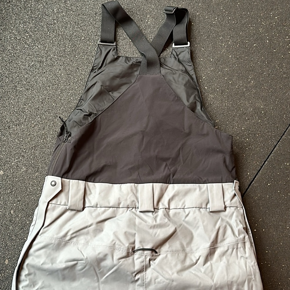 Mountain Hardwear mens snow bibs - Picture 6 of 6